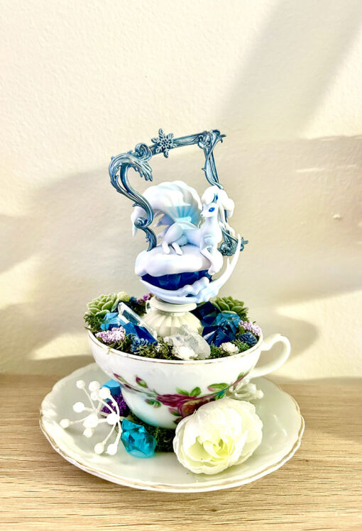 Alolan Ninetales Tea Cup Terrarium