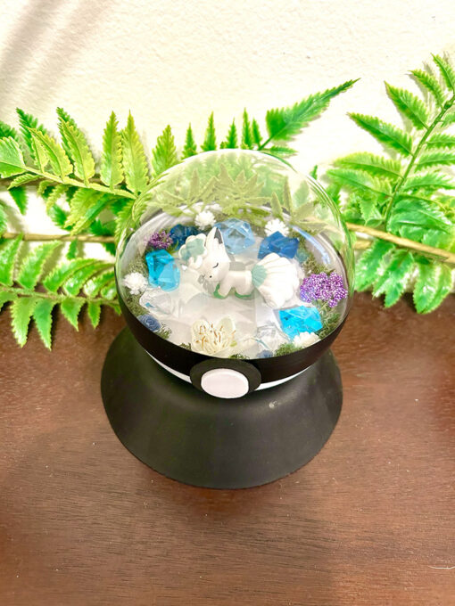 #037 Alolan Vulpix Pokeball Terrarium - Image 2