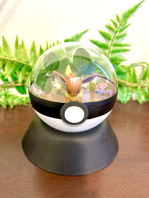 #133 Eevee Pokeball Terrarium