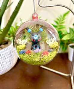 Shiny Umbreon Pokeball Terrarium Ornament
