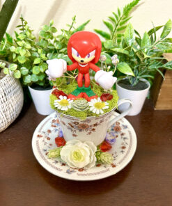 Alternative view of Knuckles from Sonic Tea Cup Terrarium