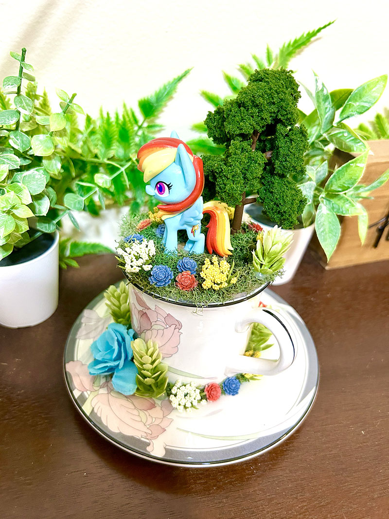 Rainbow Dash from My Little Pony Tea Cup Terrarium - Image 2
