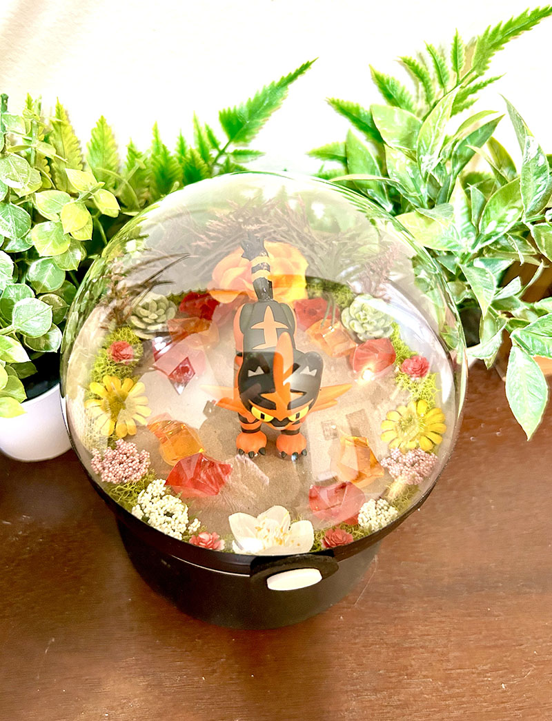 Huge Torracat Pokeball Terrarium - Image 2
