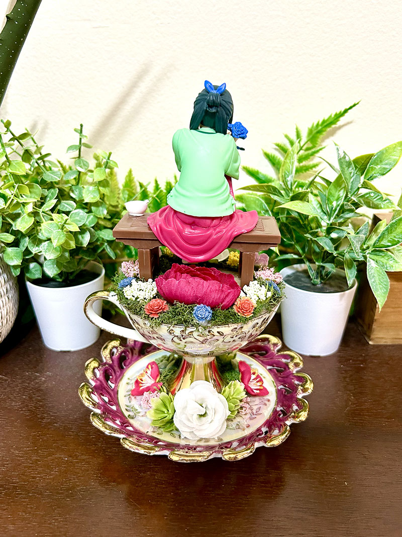 Maomao From The Apothecary Diaries Tea Cup Terrarium - Image 3