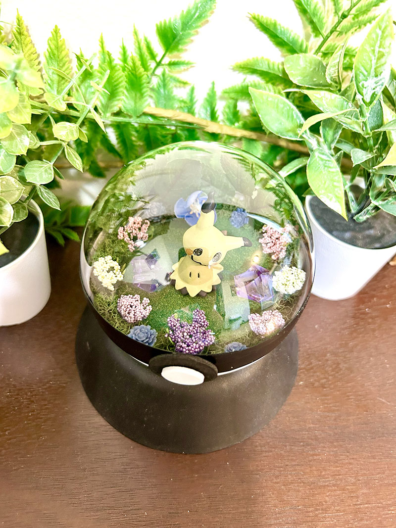 #778 Mimikyu Pokeball Terrarium - Image 2