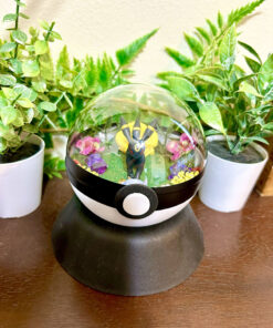 #197 Umbreon Pokeball Terrarium